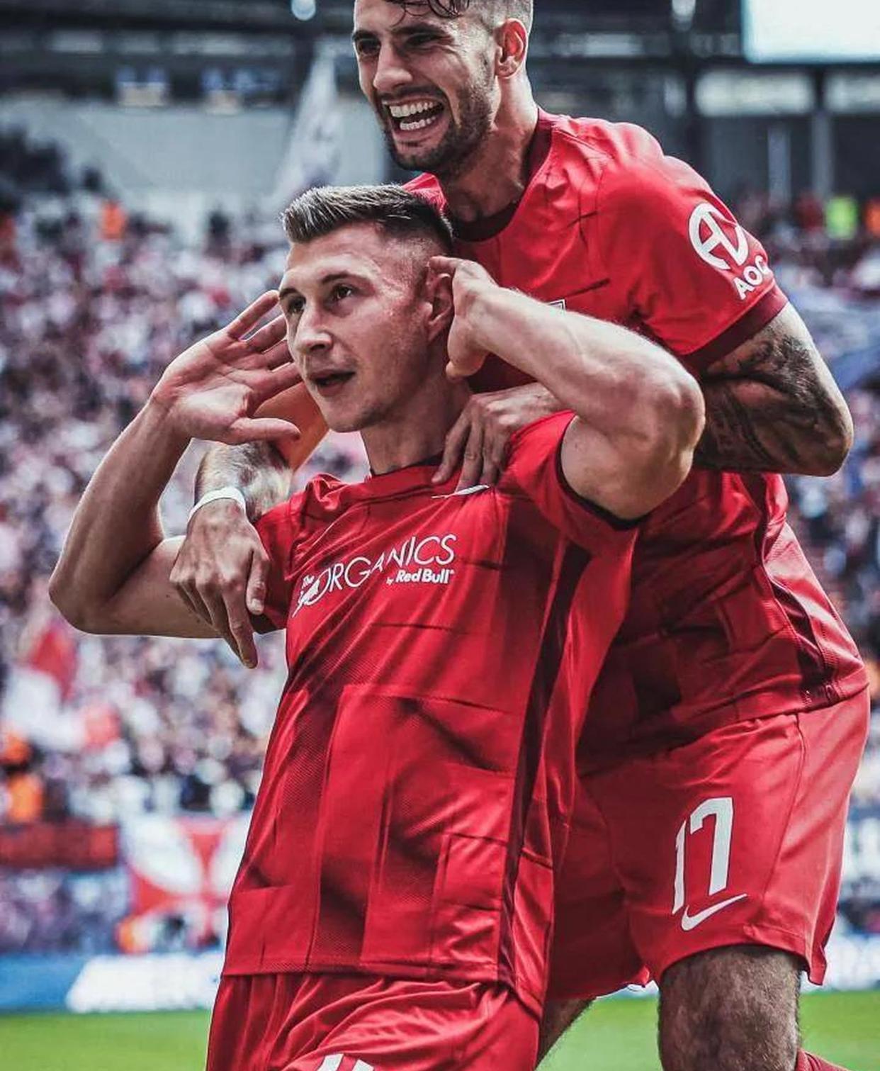 包含今夜体能课后,莱比锡官宣签约备战NBA季后赛,信心回归,高层口径保持一致的词条-爱游戏彩票