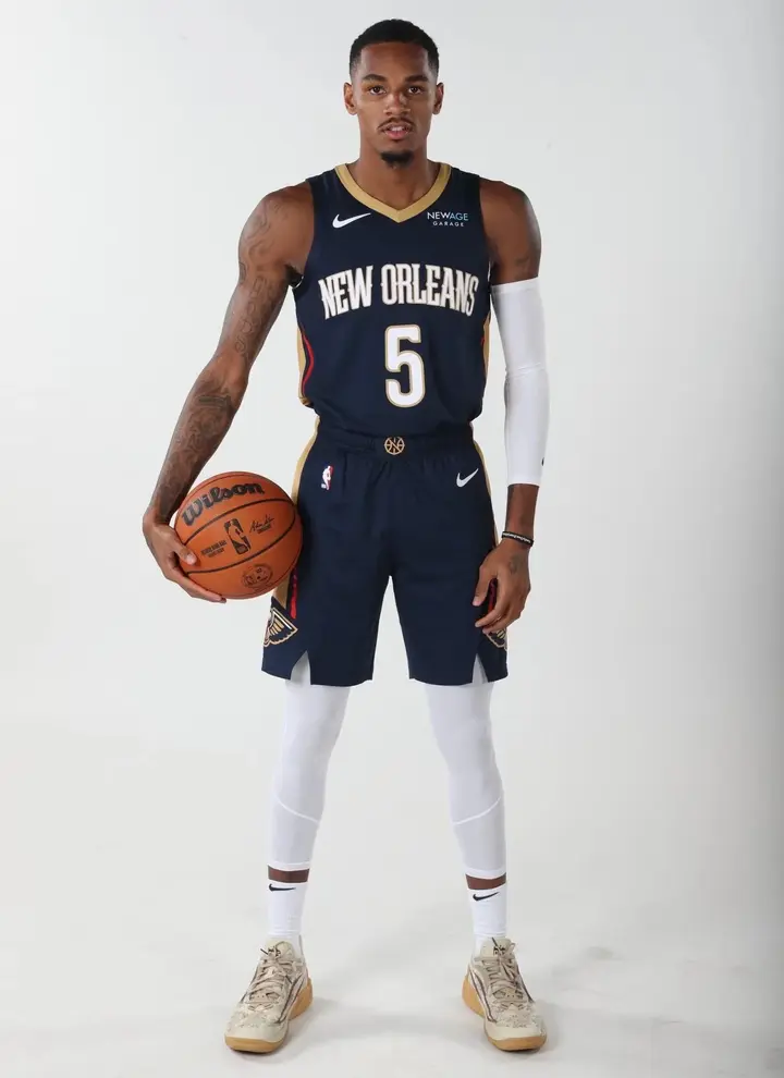 转折点新奥尔良鹈鹕战术微调;欧联关键时刻攻防权衡;气氛紧张;球探报告显示潜力(新奥尔良鹈鹕)-爱游戏网址