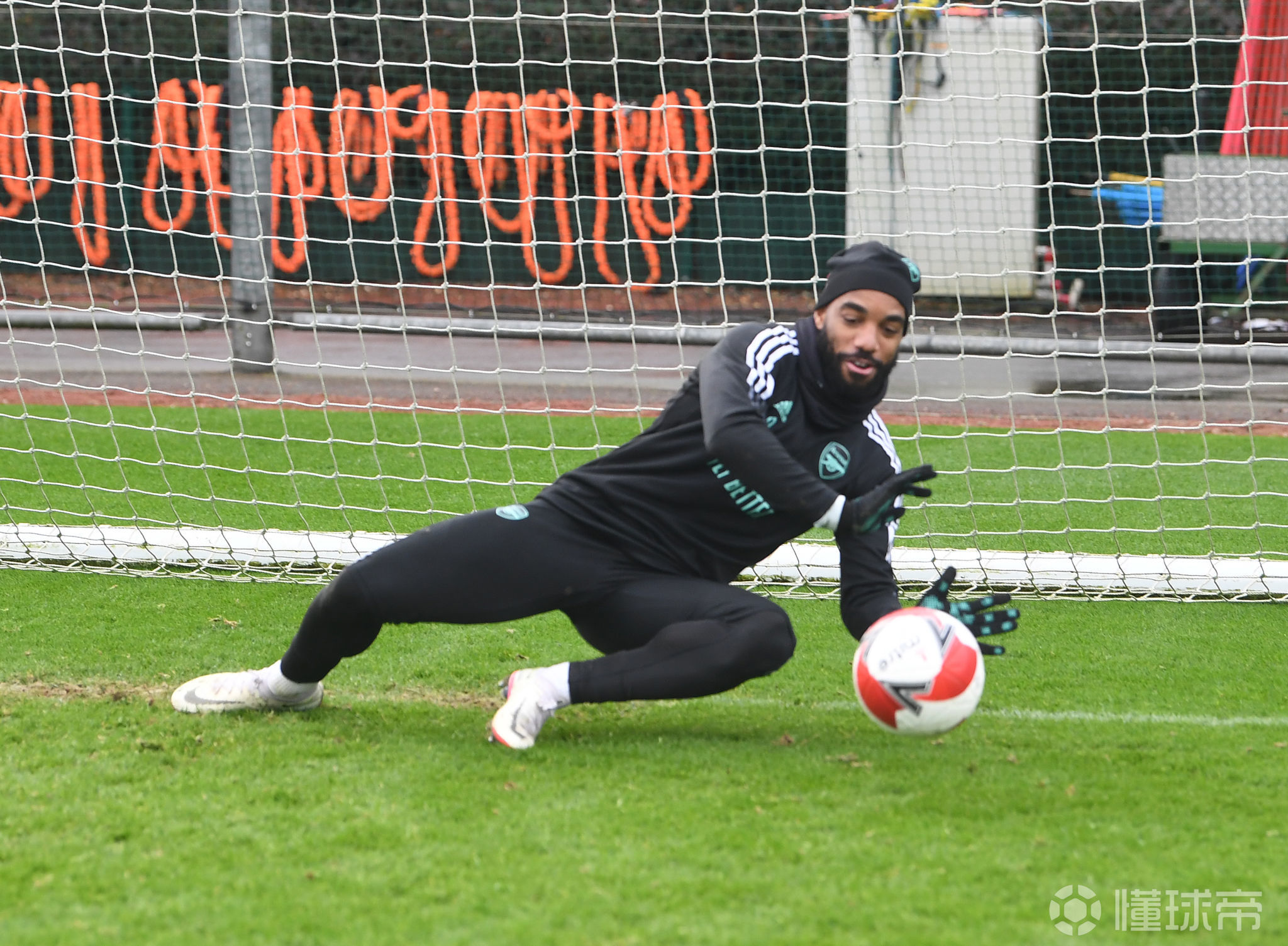 赛后瓦伦西亚备战足总杯;刷新队史纪录细节曝光;震撼外界;临场指挥获称赞 -爱游戏体育入口